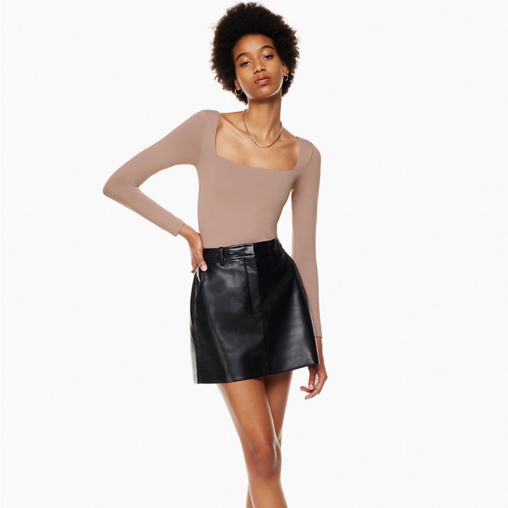 Babaton Contour Squareneck Longsleeve Bodysuit, size XS